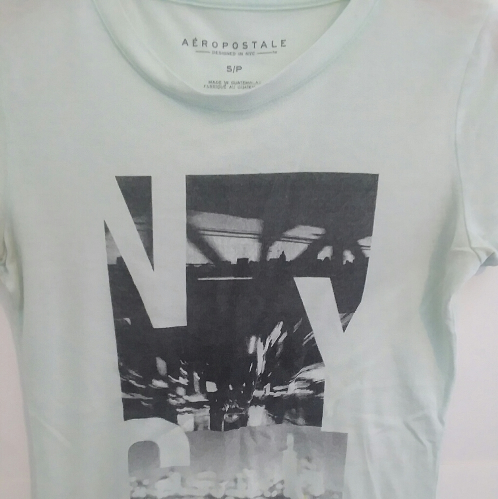 Aeropostale Size S short sleeve tee